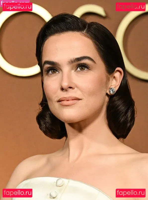 Zoey Deutch Onlyfans Photo Gallery 