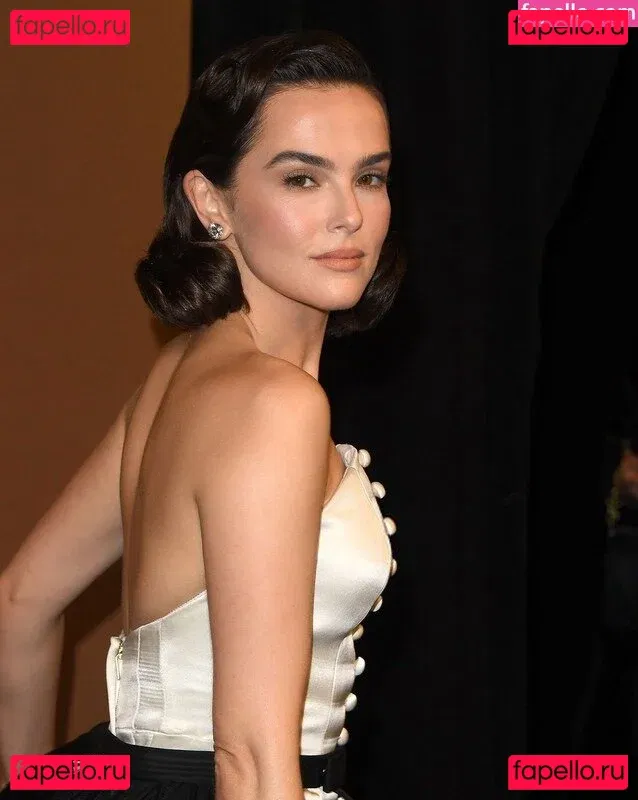 Zoey Deutch Onlyfans Photo Gallery 