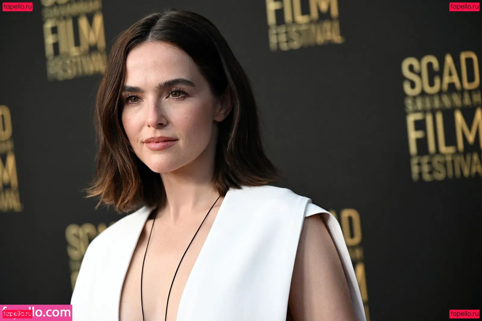 Zoey Deutch Onlyfans Photo Gallery 