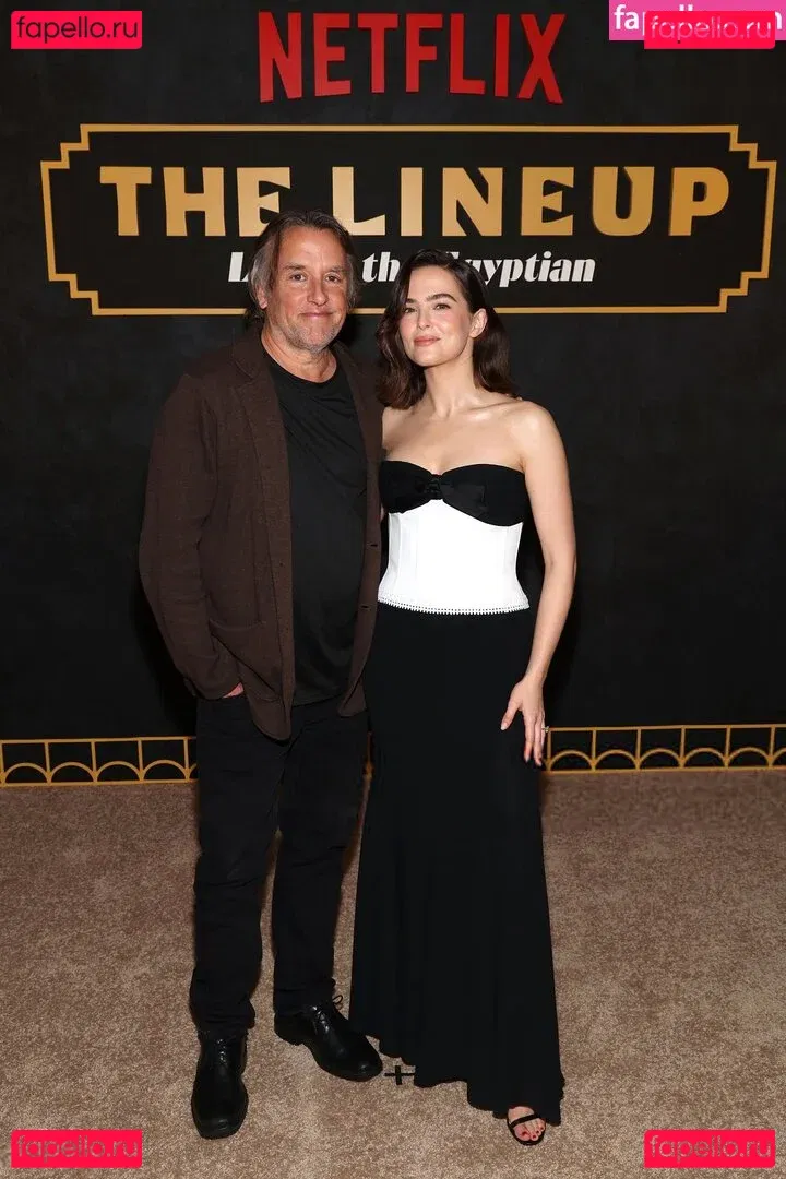 Zoey Deutch Onlyfans Photo Gallery 