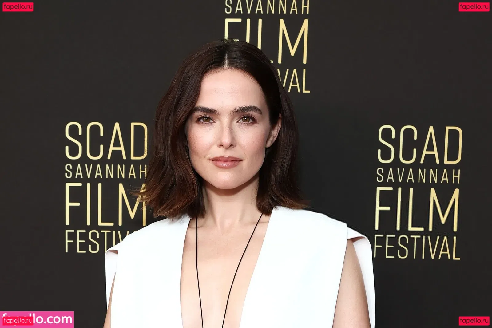 Zoey Deutch Onlyfans Photo Gallery 