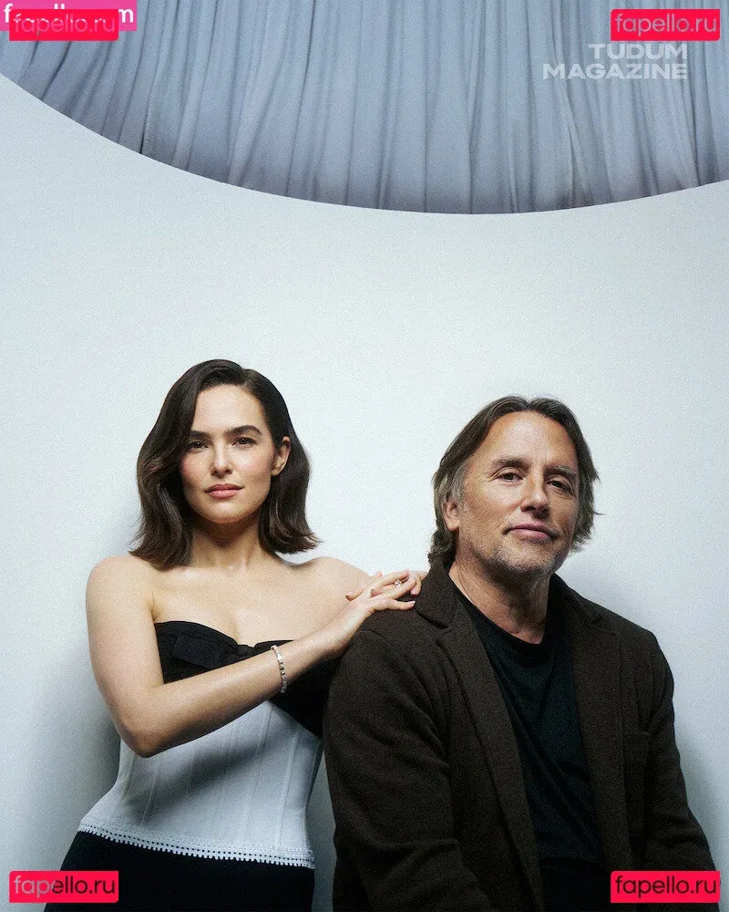 Zoey Deutch Onlyfans Photo Gallery 