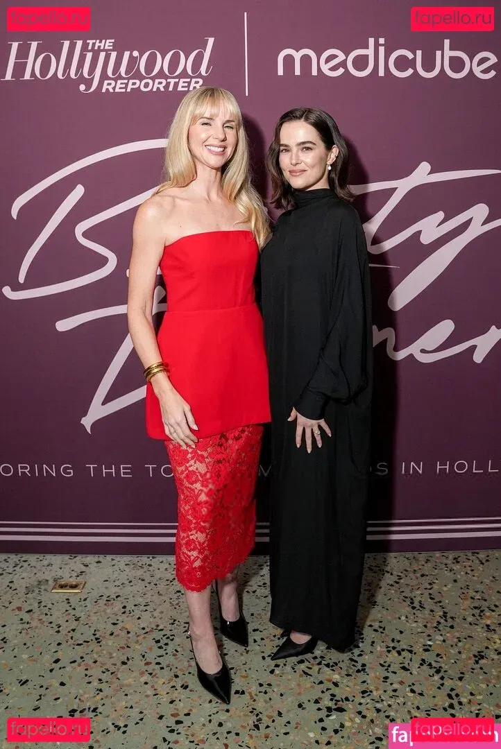 Zoey Deutch Onlyfans Photo Gallery 