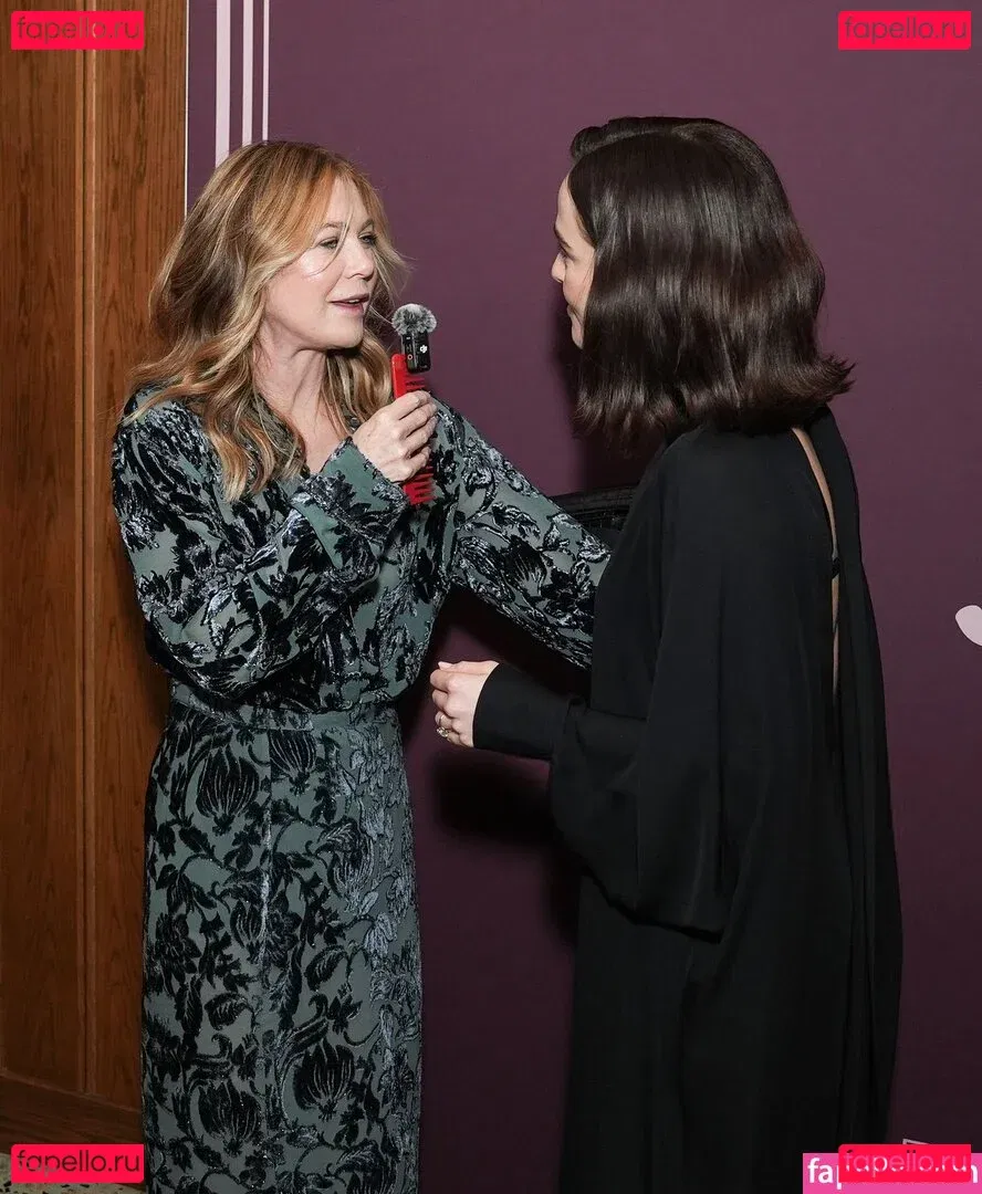 Zoey Deutch Onlyfans Photo Gallery 