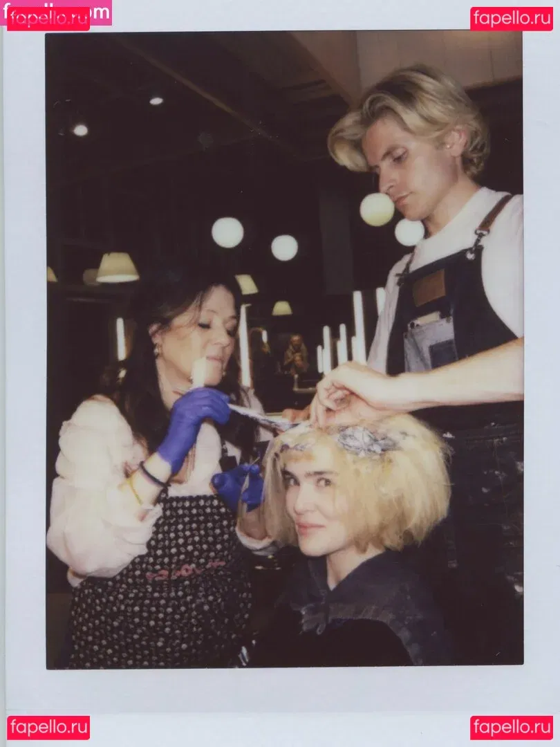 Zoey Deutch Onlyfans Photo Gallery 