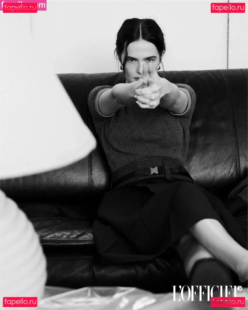 Zoey Deutch Onlyfans Photo Gallery 