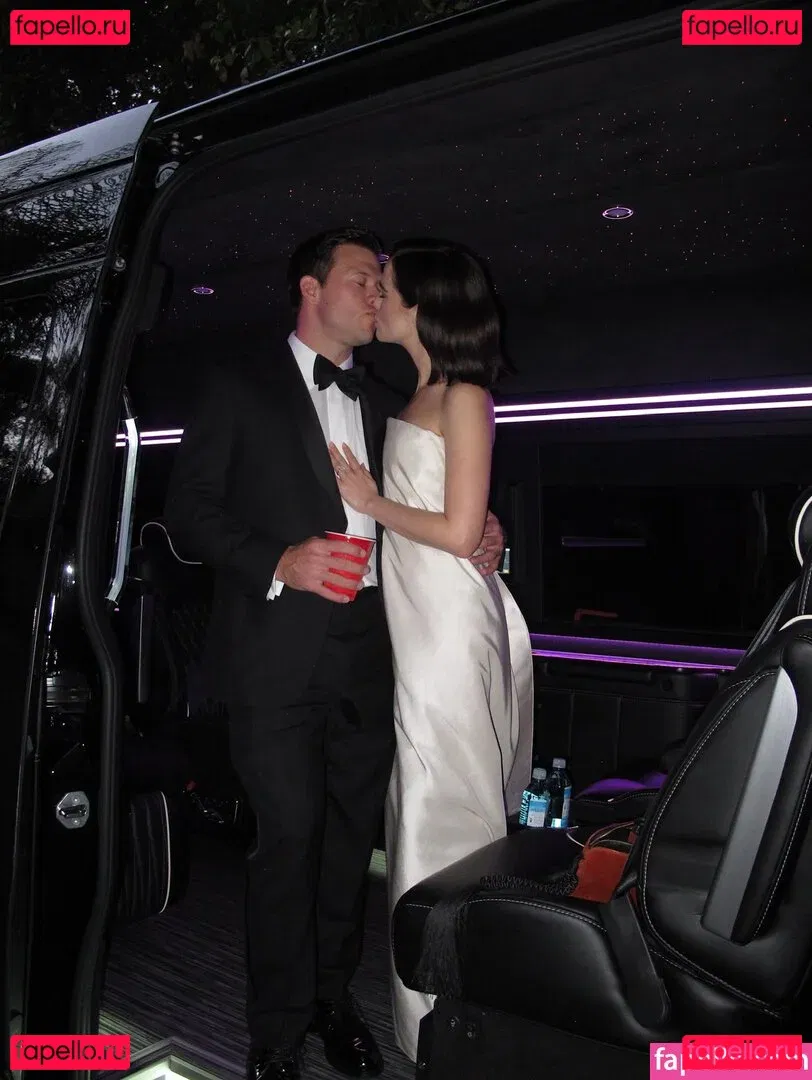 Zoey Deutch Onlyfans Photo Gallery 