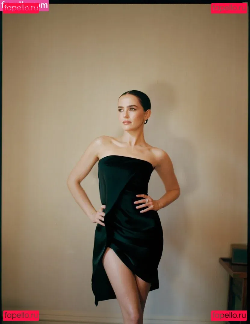 Zoey Deutch Onlyfans Photo Gallery 