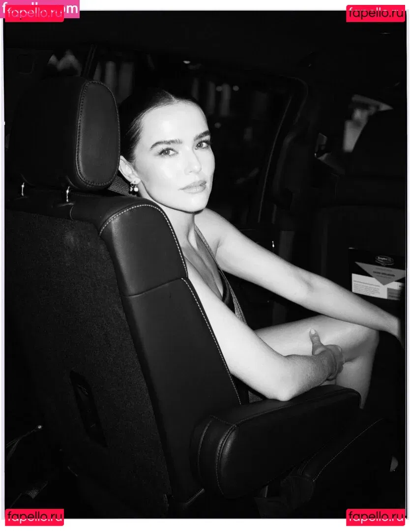 Zoey Deutch Onlyfans Photo Gallery 