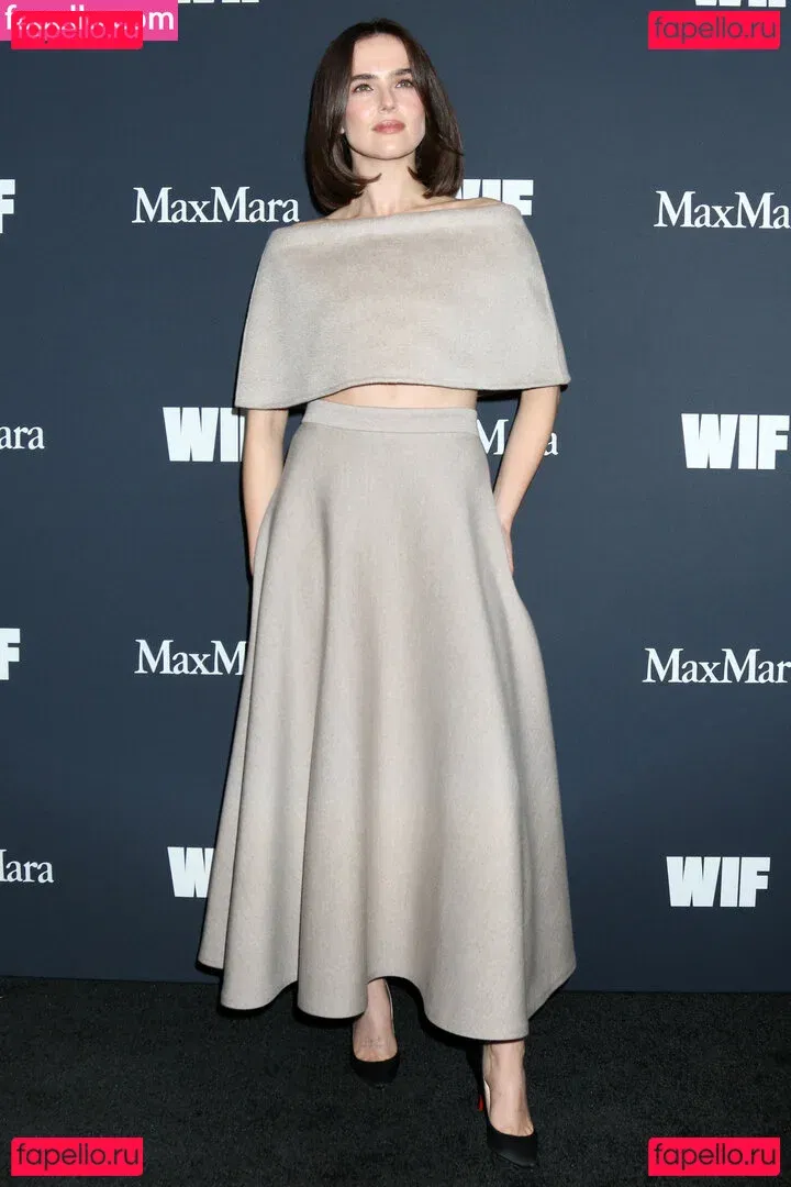 Zoey Deutch Onlyfans Photo Gallery 