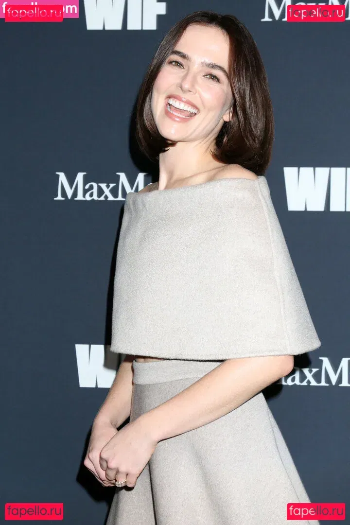 Zoey Deutch Onlyfans Photo Gallery 