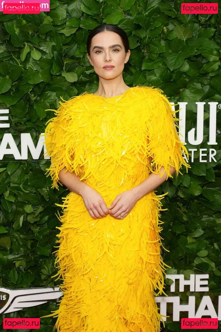 Zoey Deutch Onlyfans Photo Gallery 