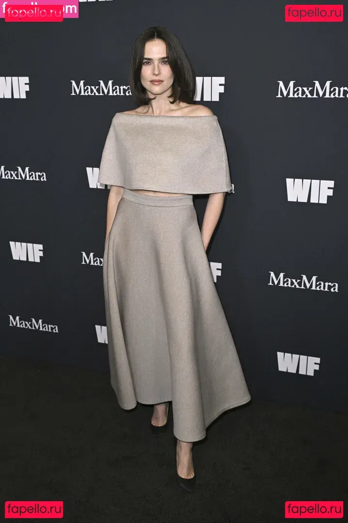 Zoey Deutch Onlyfans Photo Gallery 