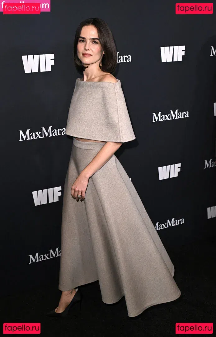 Zoey Deutch Onlyfans Photo Gallery 