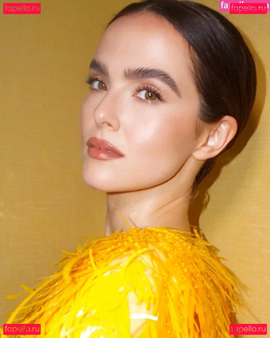 Zoey Deutch Onlyfans Photo Gallery 