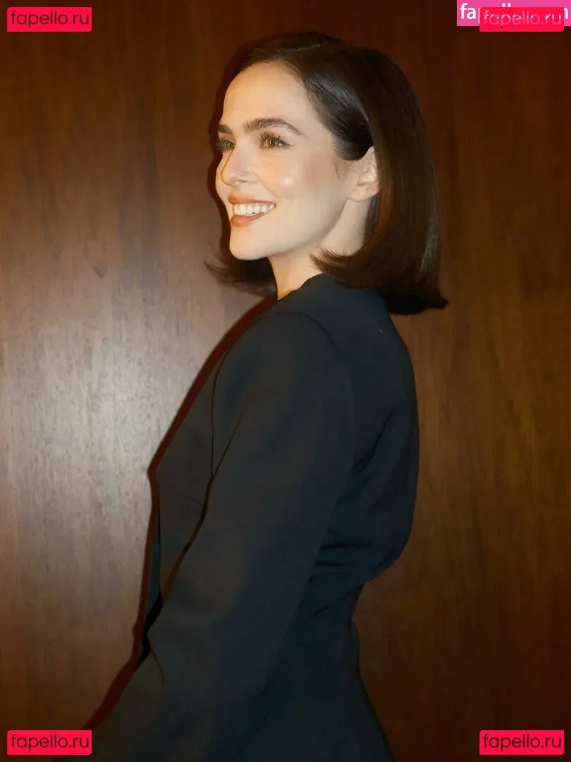 Zoey Deutch Onlyfans Photo Gallery 