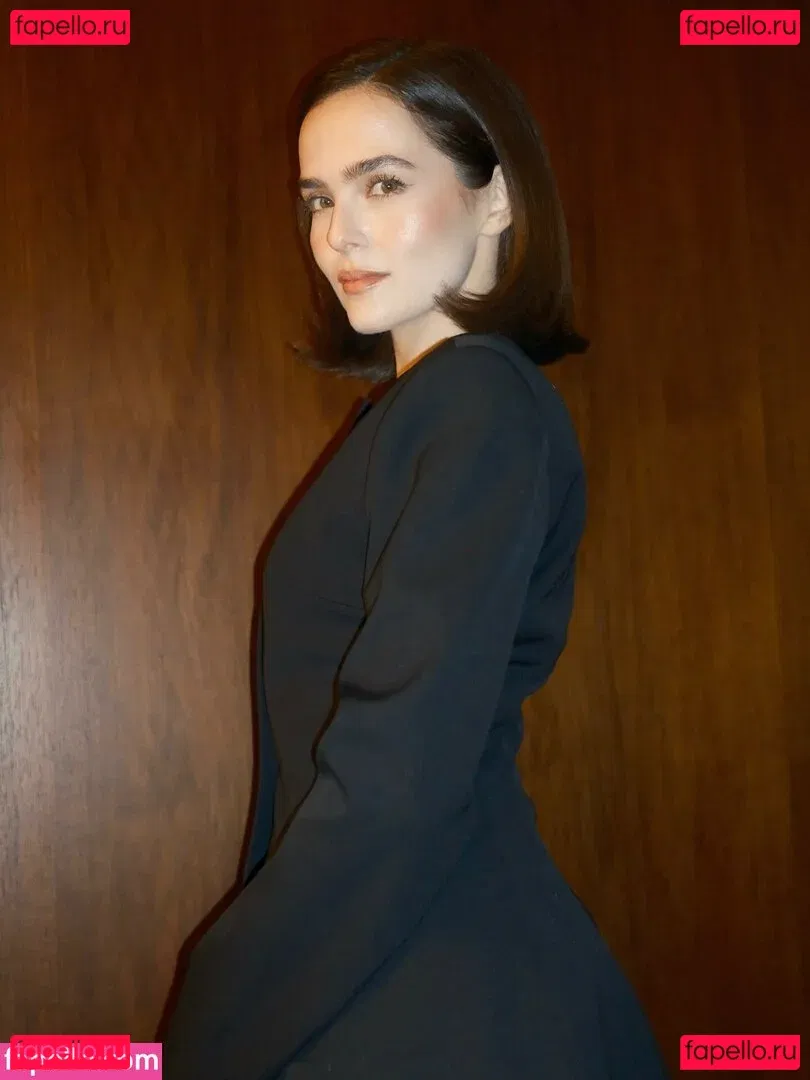 Zoey Deutch Onlyfans Photo Gallery 