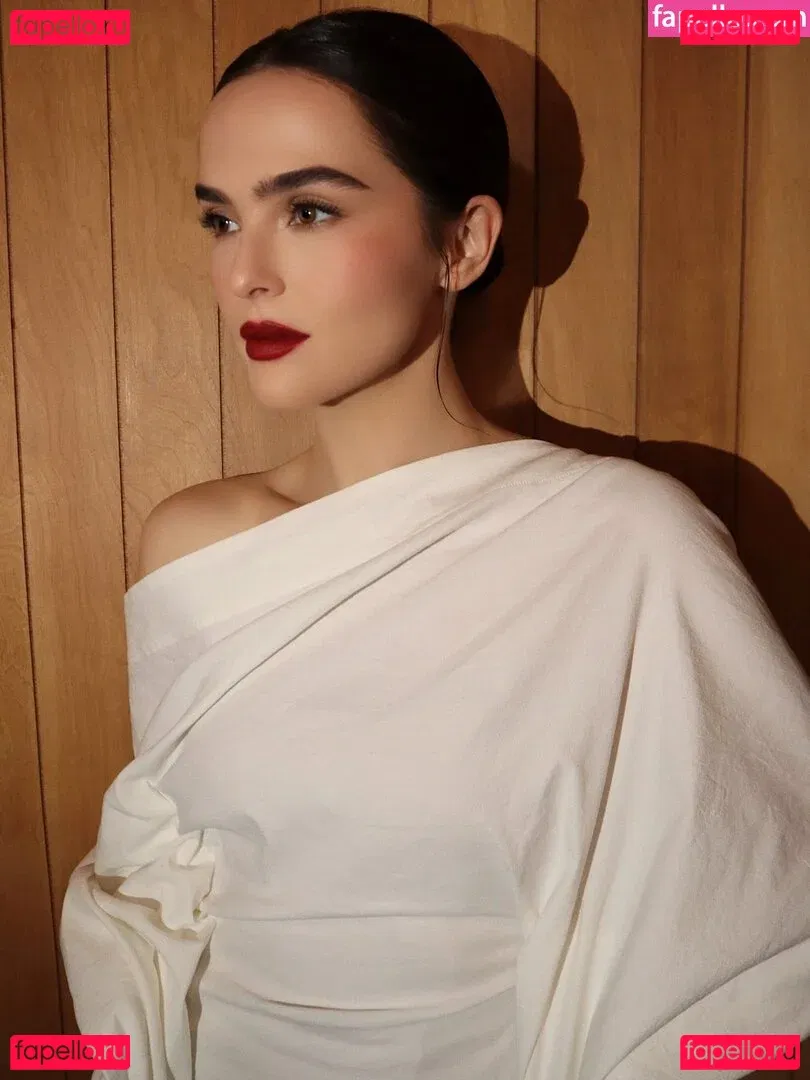 Zoey Deutch Onlyfans Photo Gallery 