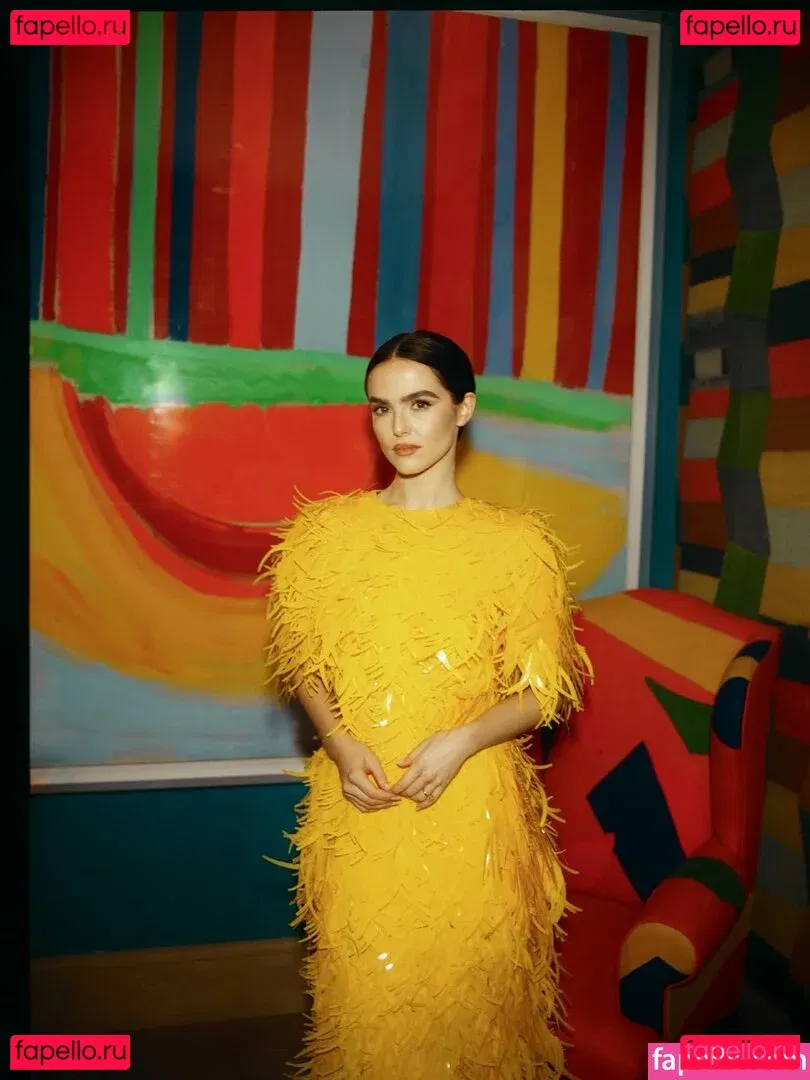 Zoey Deutch Onlyfans Photo Gallery 