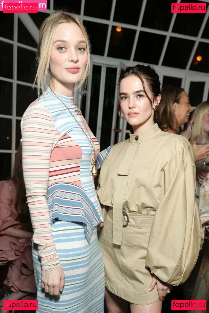 Zoey Deutch Onlyfans Photo Gallery 