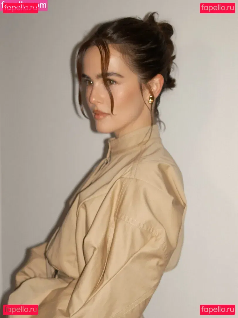 Zoey Deutch Onlyfans Photo Gallery 