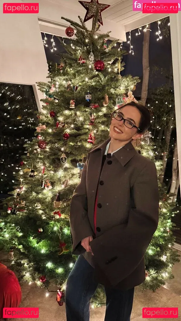 Zoey Deutch Onlyfans Photo Gallery 