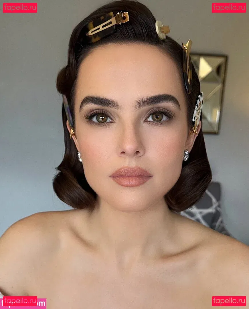 Zoey Deutch Onlyfans Photo Gallery 