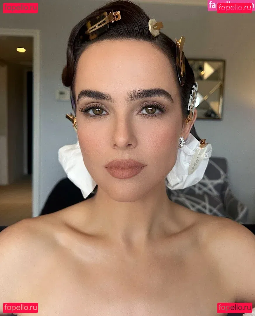 Zoey Deutch Onlyfans Photo Gallery 