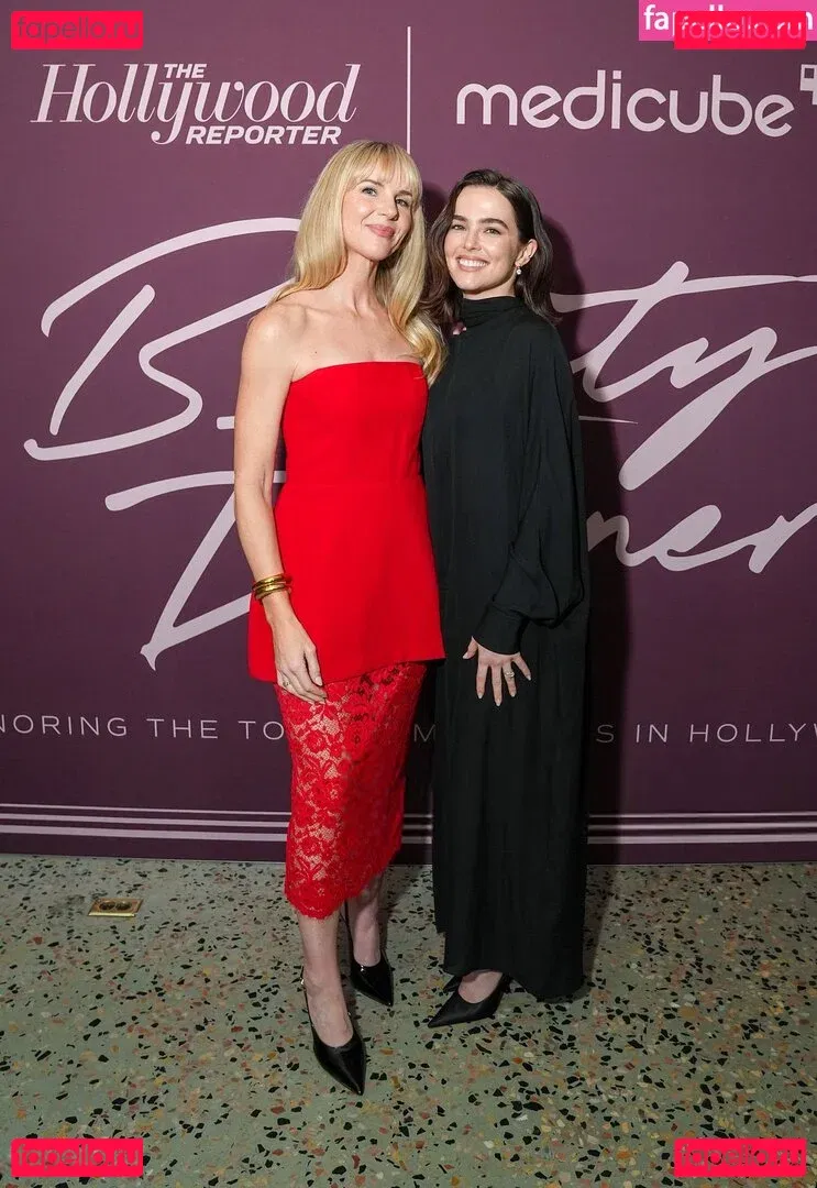 Zoey Deutch Onlyfans Photo Gallery 