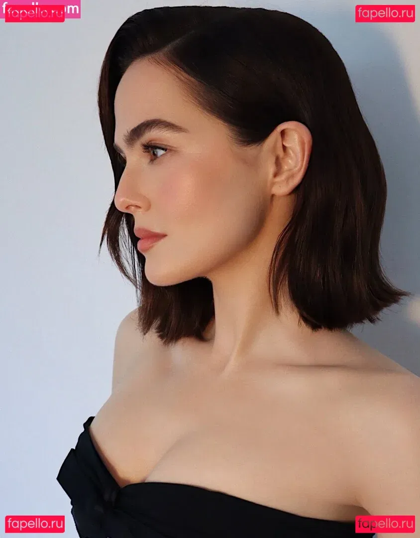 Zoey Deutch Onlyfans Photo Gallery 