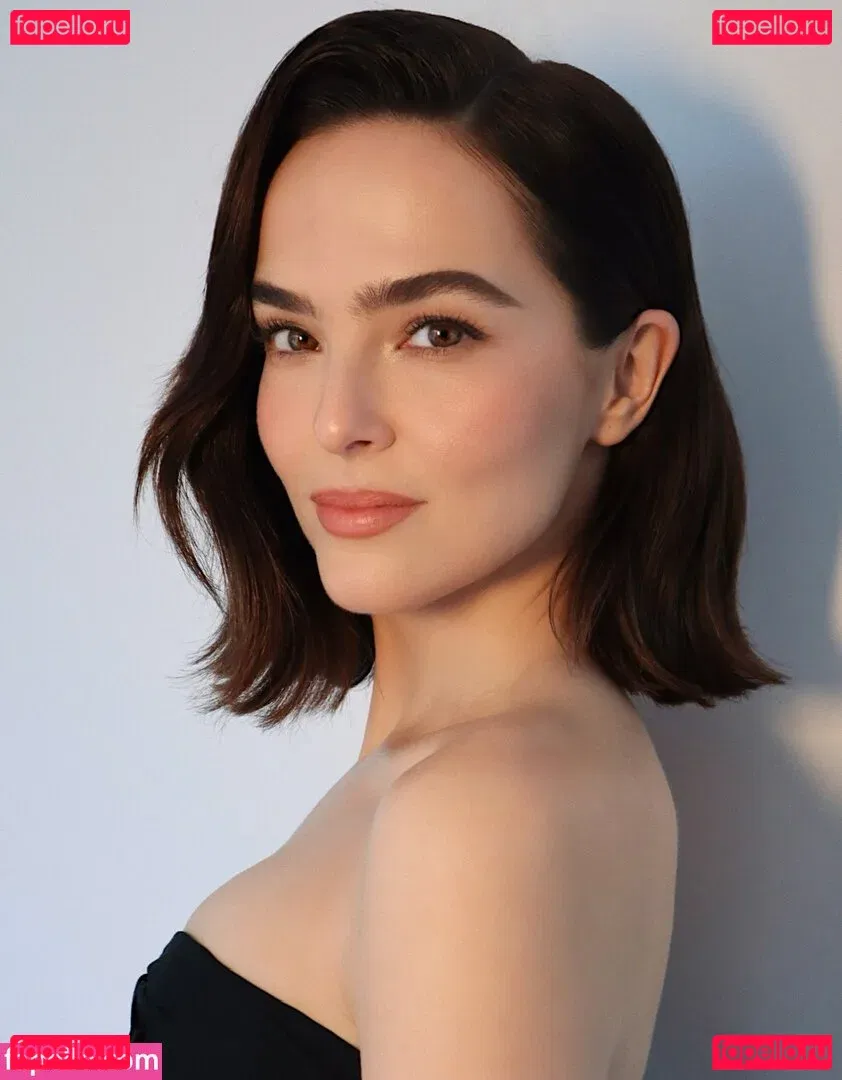 Zoey Deutch Onlyfans Photo Gallery 