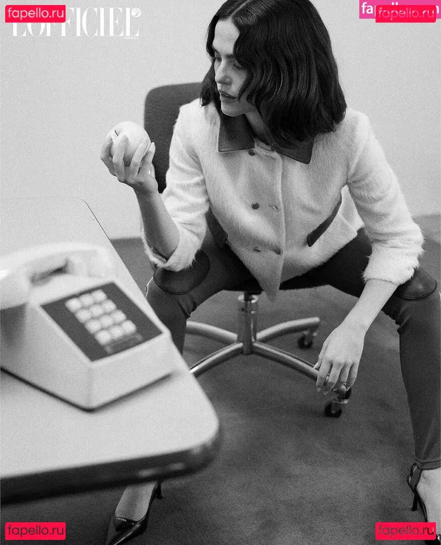 Zoey Deutch Onlyfans Photo Gallery 