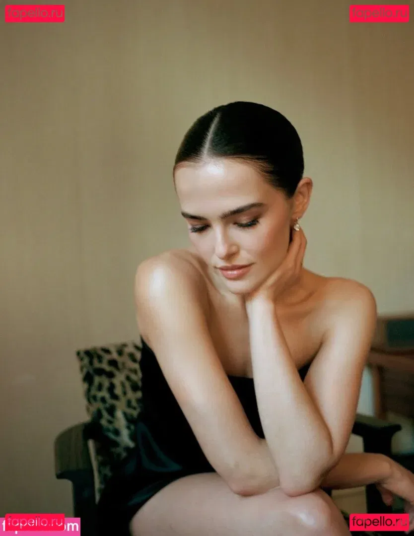 Zoey Deutch Onlyfans Photo Gallery 