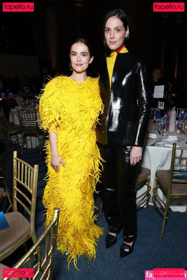 Zoey Deutch Onlyfans Photo Gallery 