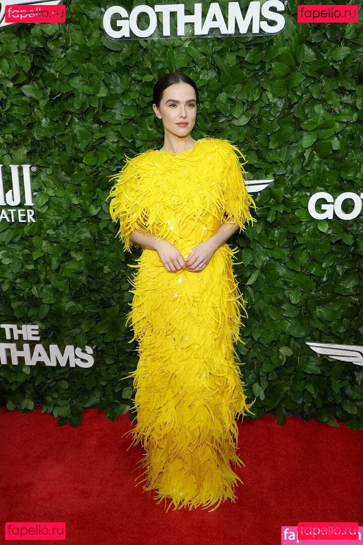 Zoey Deutch Onlyfans Photo Gallery 