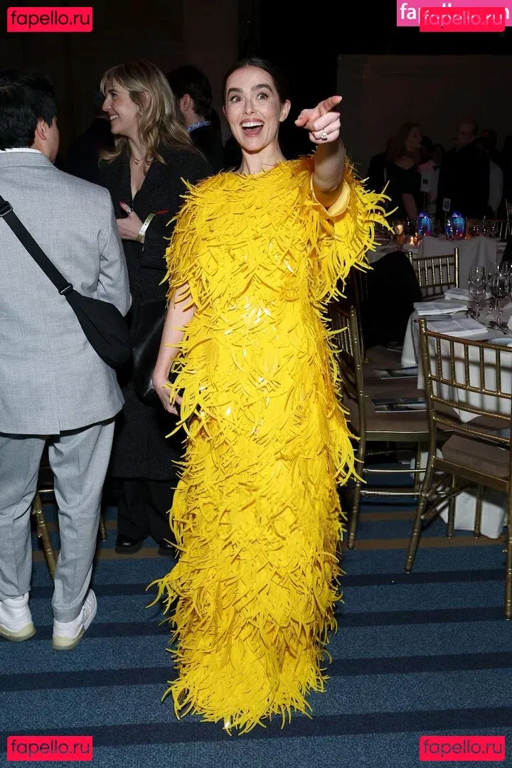 Zoey Deutch Onlyfans Photo Gallery 