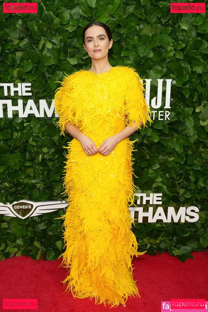 Zoey Deutch Onlyfans Photo Gallery 