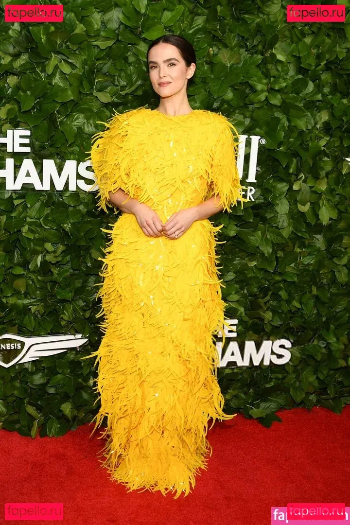 Zoey Deutch Onlyfans Photo Gallery 