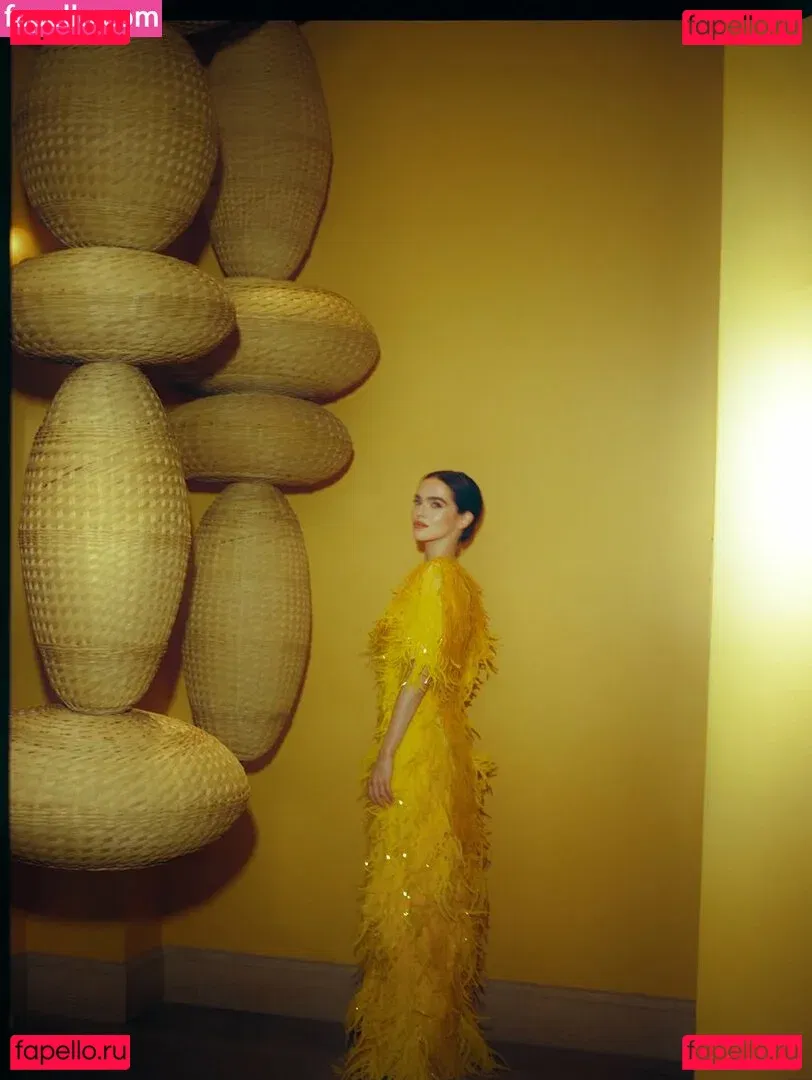 Zoey Deutch Onlyfans Photo Gallery 