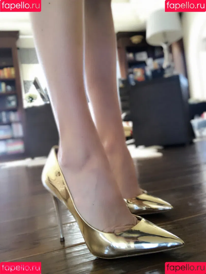 worshiprene Onlyfans Photo Gallery 