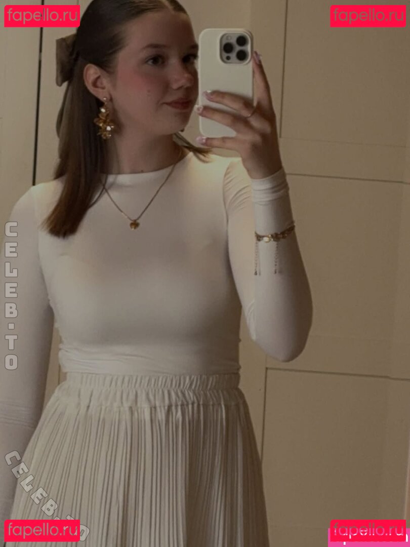 Miavienna Nude Onlyfans Photo 17