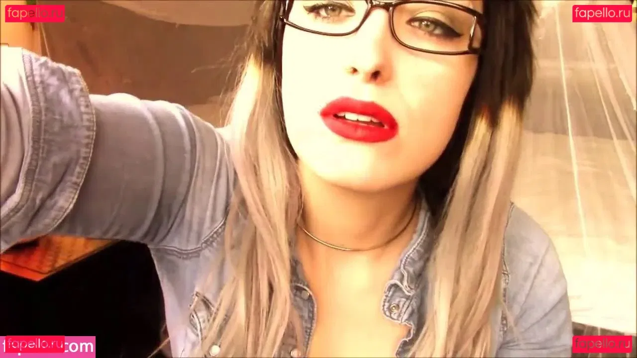 Love Lilahh Onlyfans Photo Gallery 