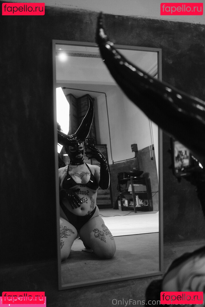Diistorsion Nude Onlyfans Photo 16