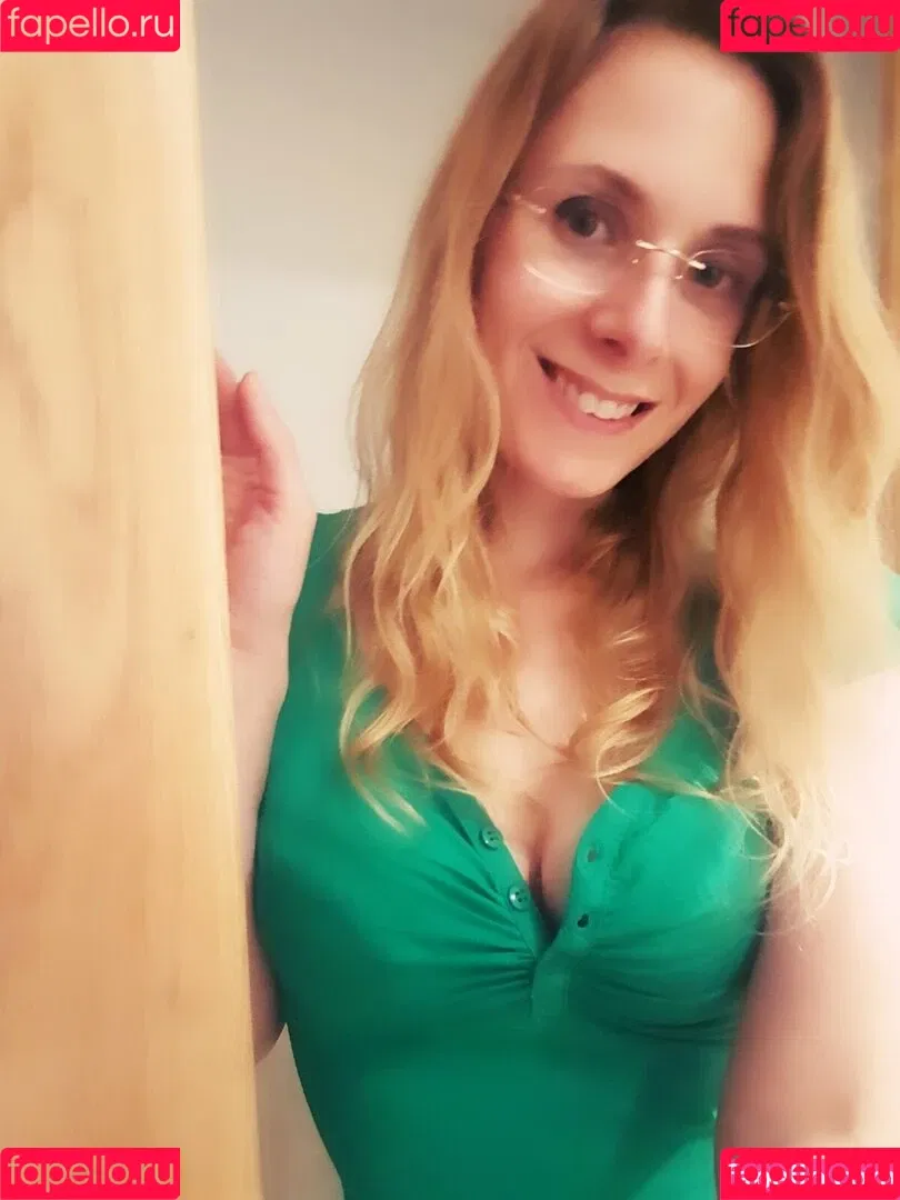 ellyedelweiss Onlyfans Photo Gallery 
