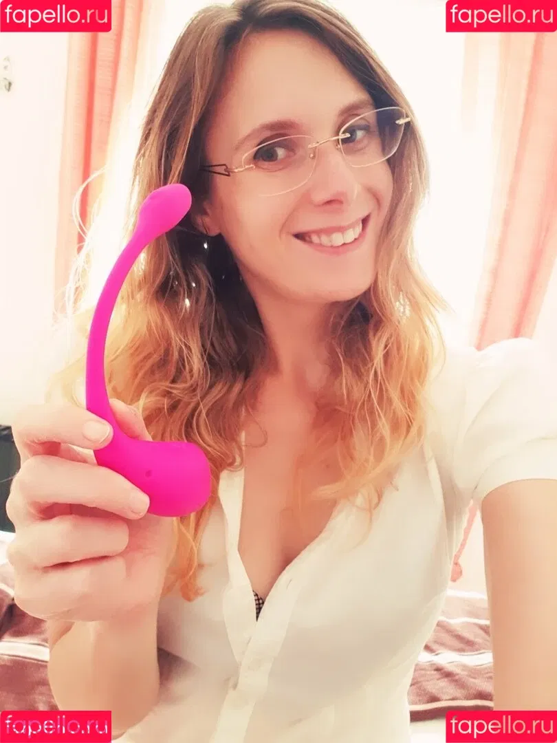 ellyedelweiss Onlyfans Photo Gallery 