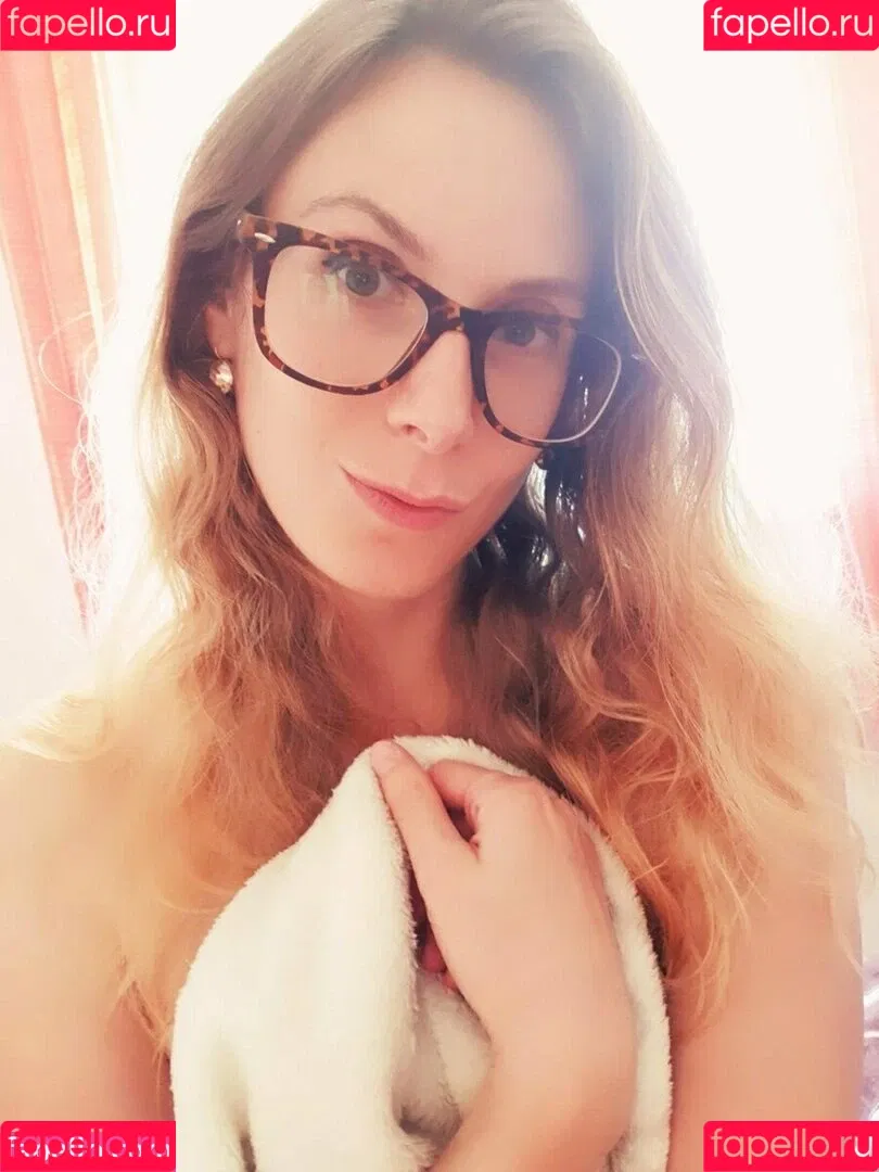 ellyedelweiss Onlyfans Photo Gallery 