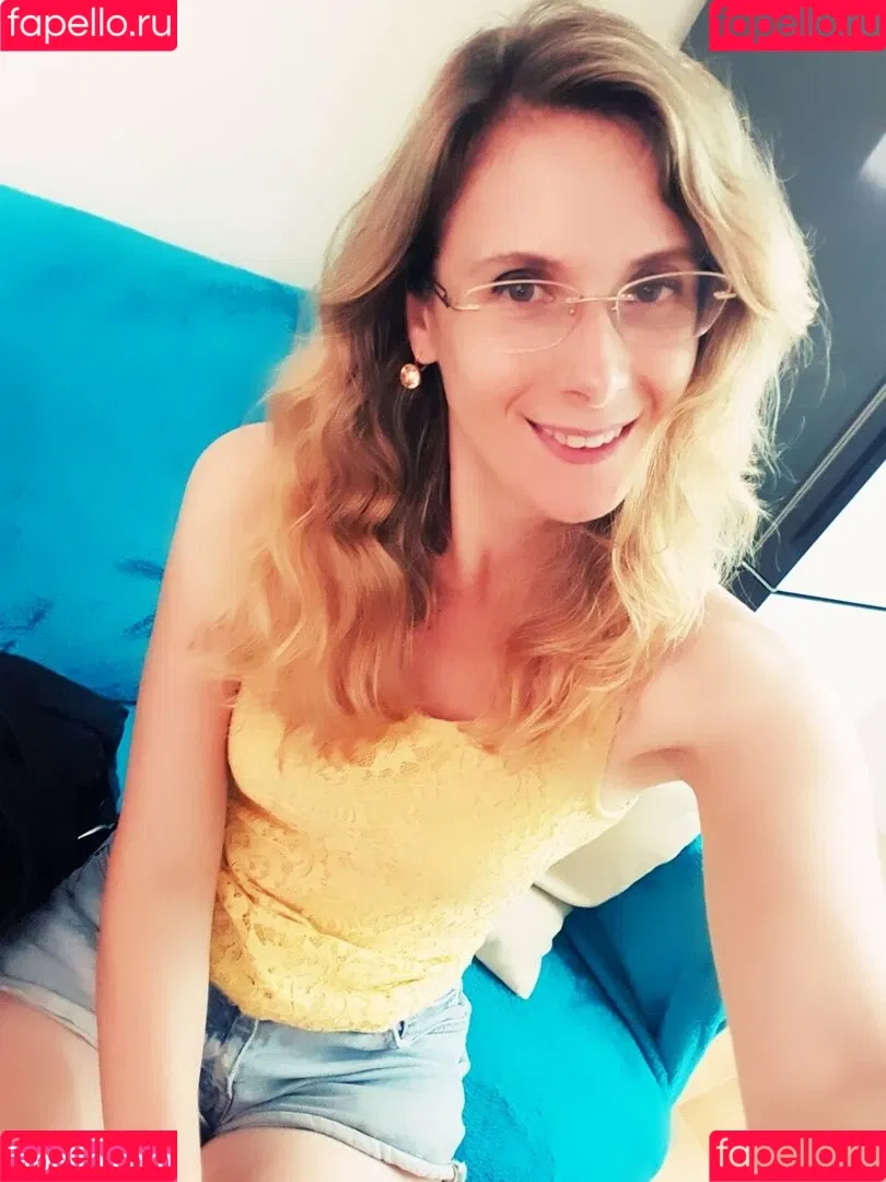 ellyedelweiss Onlyfans Photo Gallery 