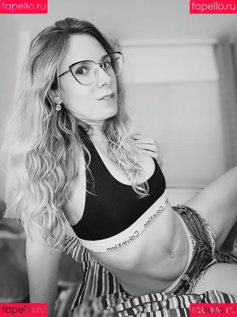 ellyedelweiss Onlyfans Photo Gallery 