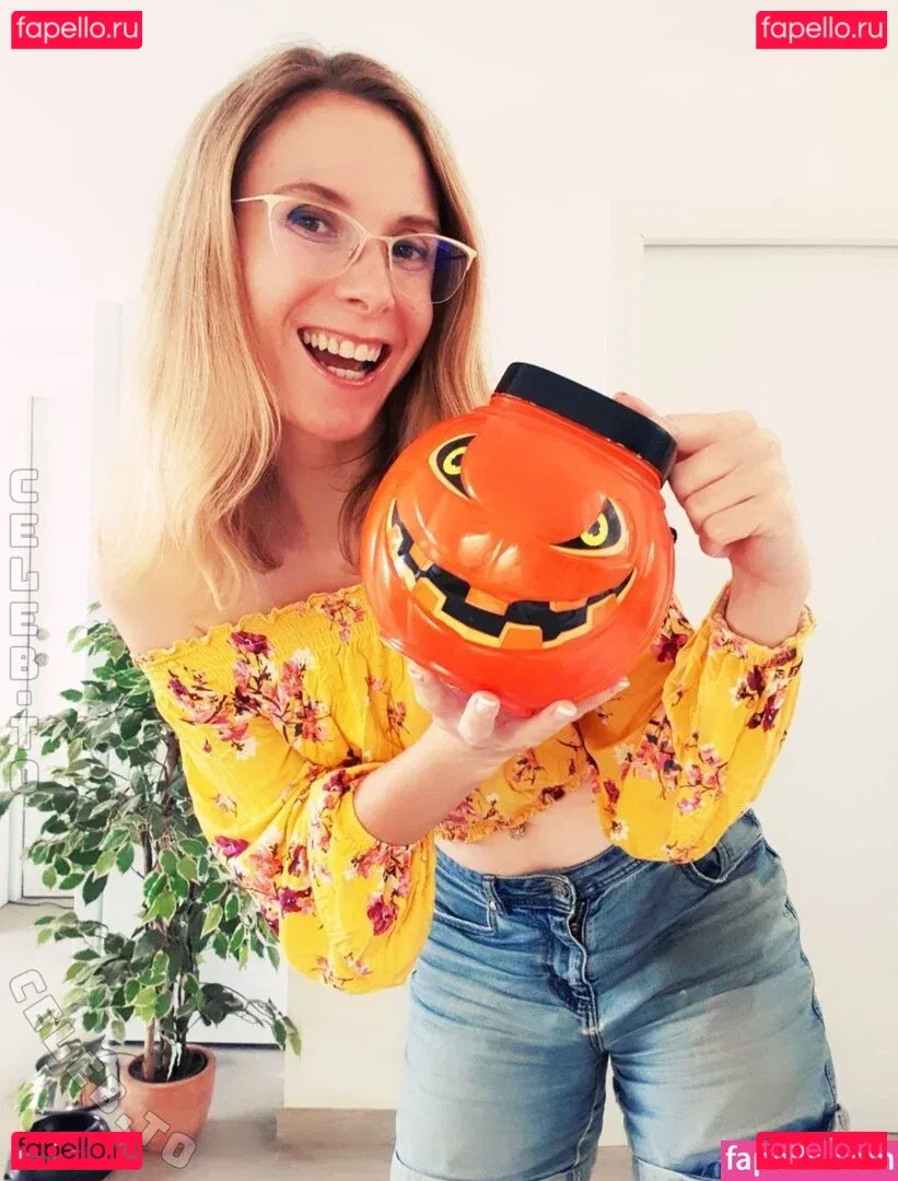 ellyedelweiss Onlyfans Photo Gallery 