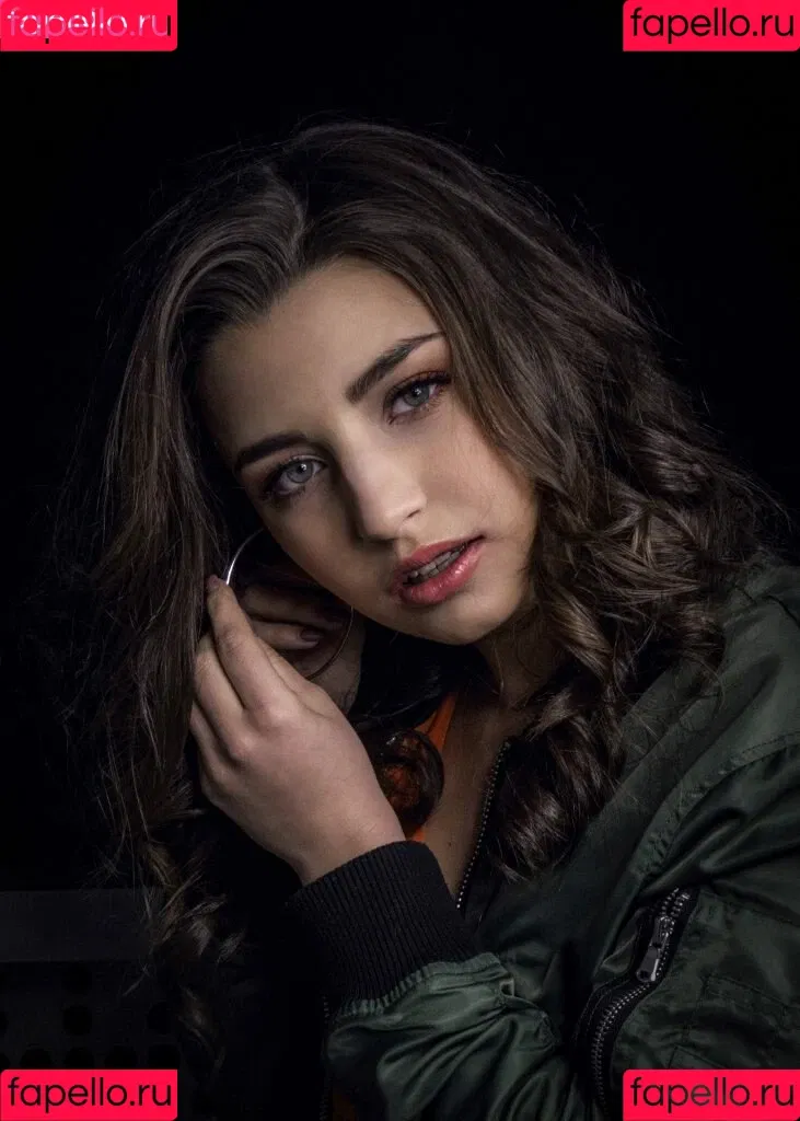 Julia Wieniawa Onlyfans Photo Gallery 